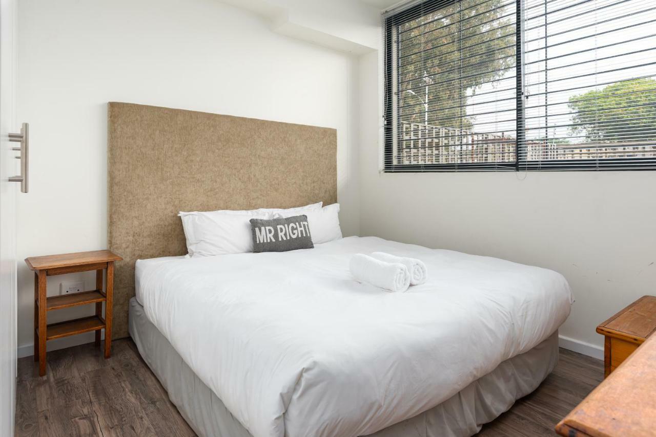 Apartment Devon Court Cape Town