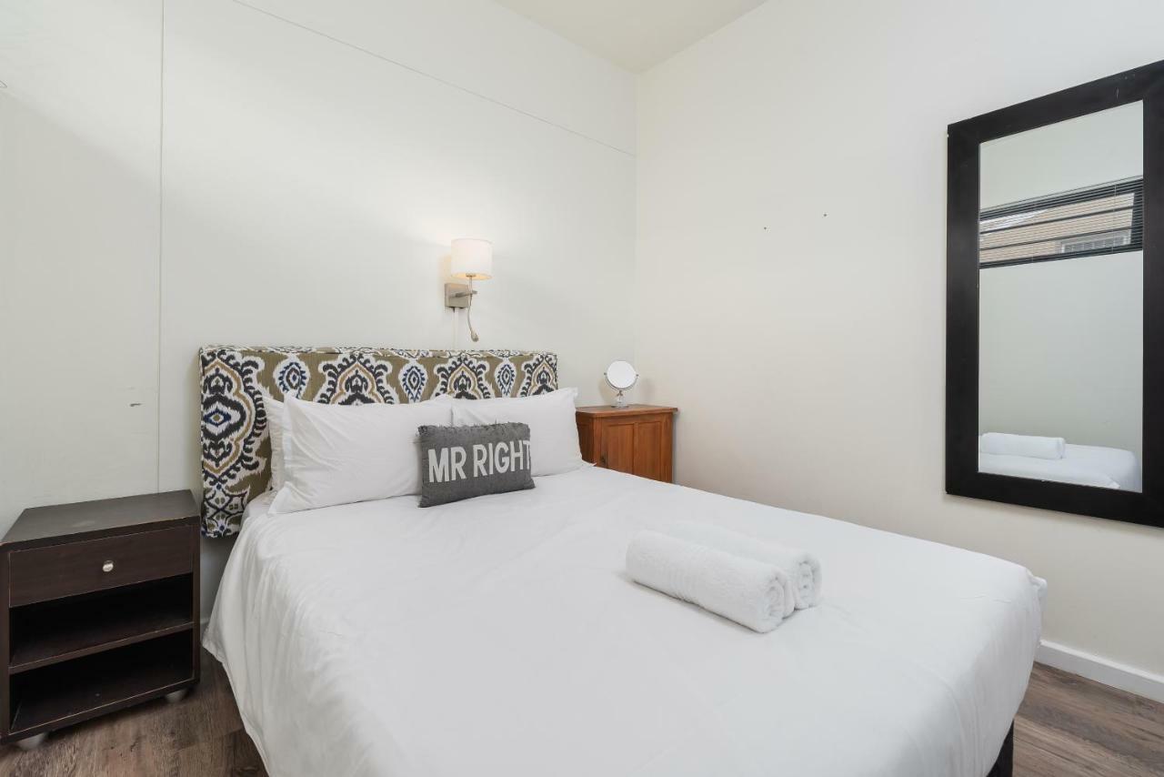 Apartment Devon Court Cape Town
